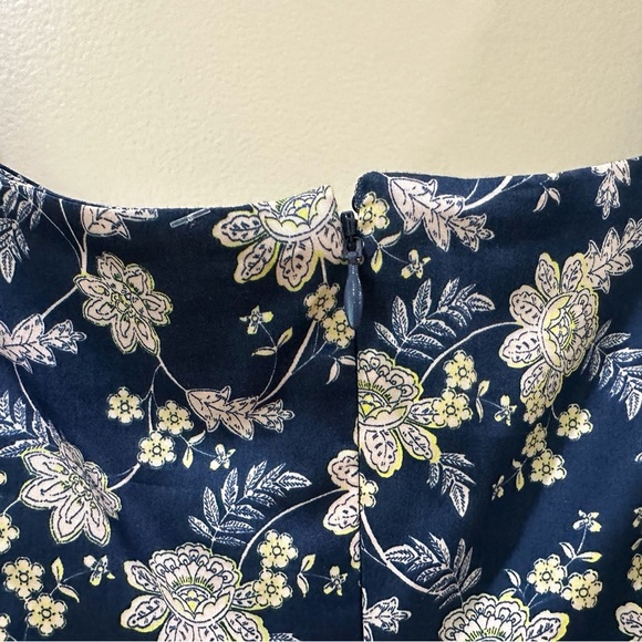 Boden Mini Dress great British style Cutout Puff Sleeve Floral Navy Blue size 6 - Picture 9 of 9